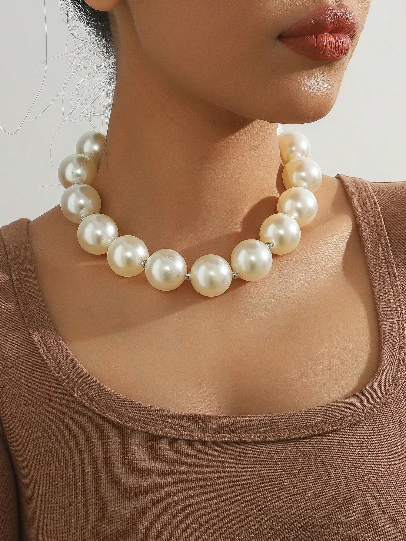 1pc Exaggerated Vintage Large Pearl Necklace