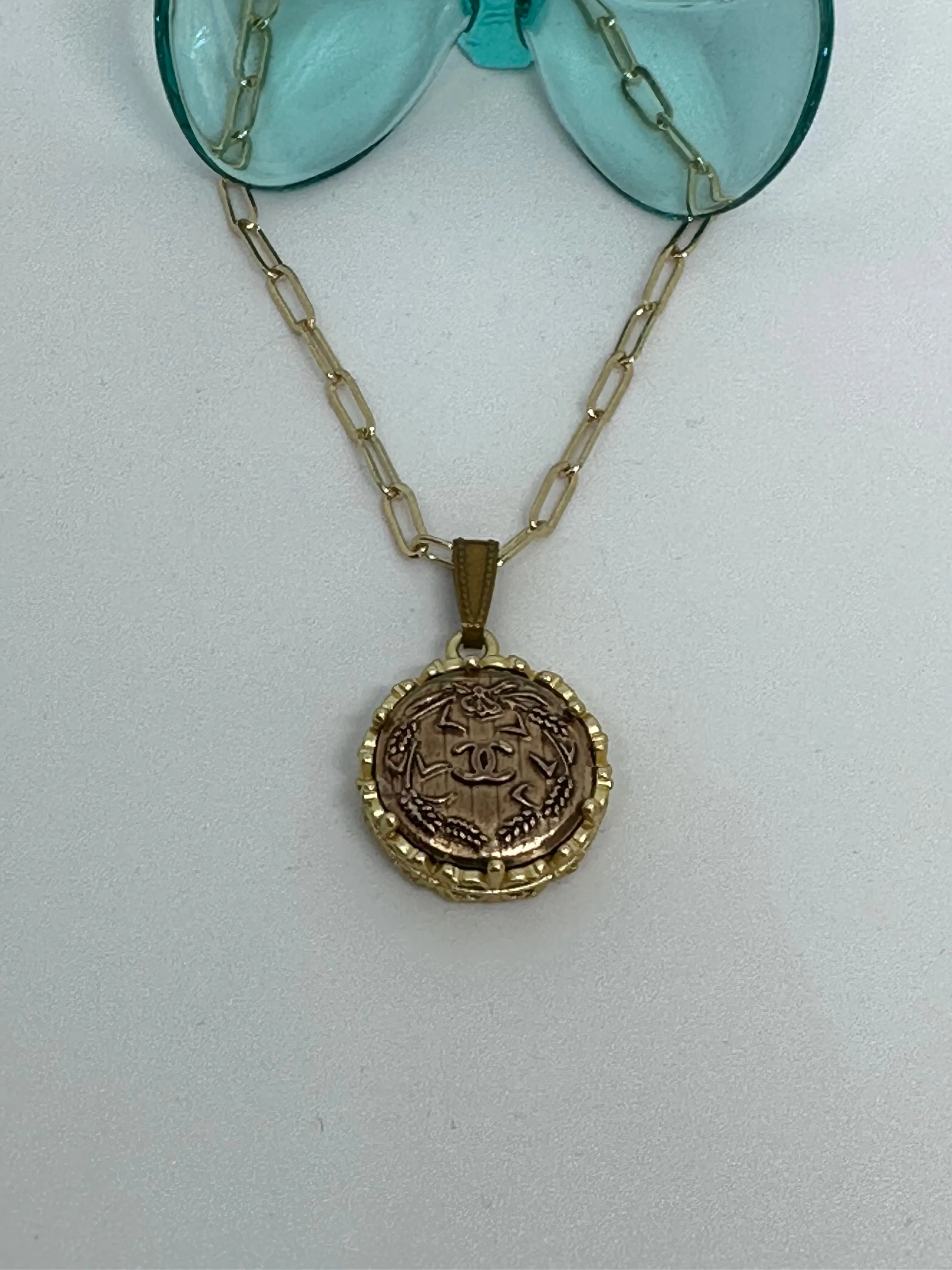 #385 Vintage Couture Necklace 22mm