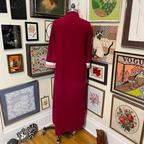 70s Vintage Comfy Red and White Velour Zip Front House Coat with Pocket Size 14