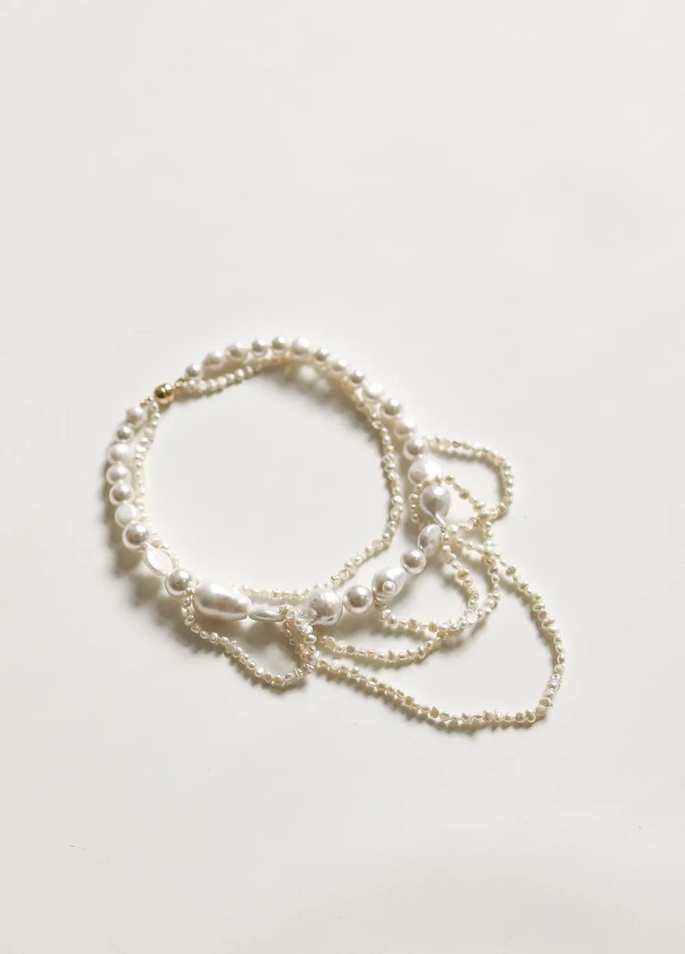 Baroque cascading choker