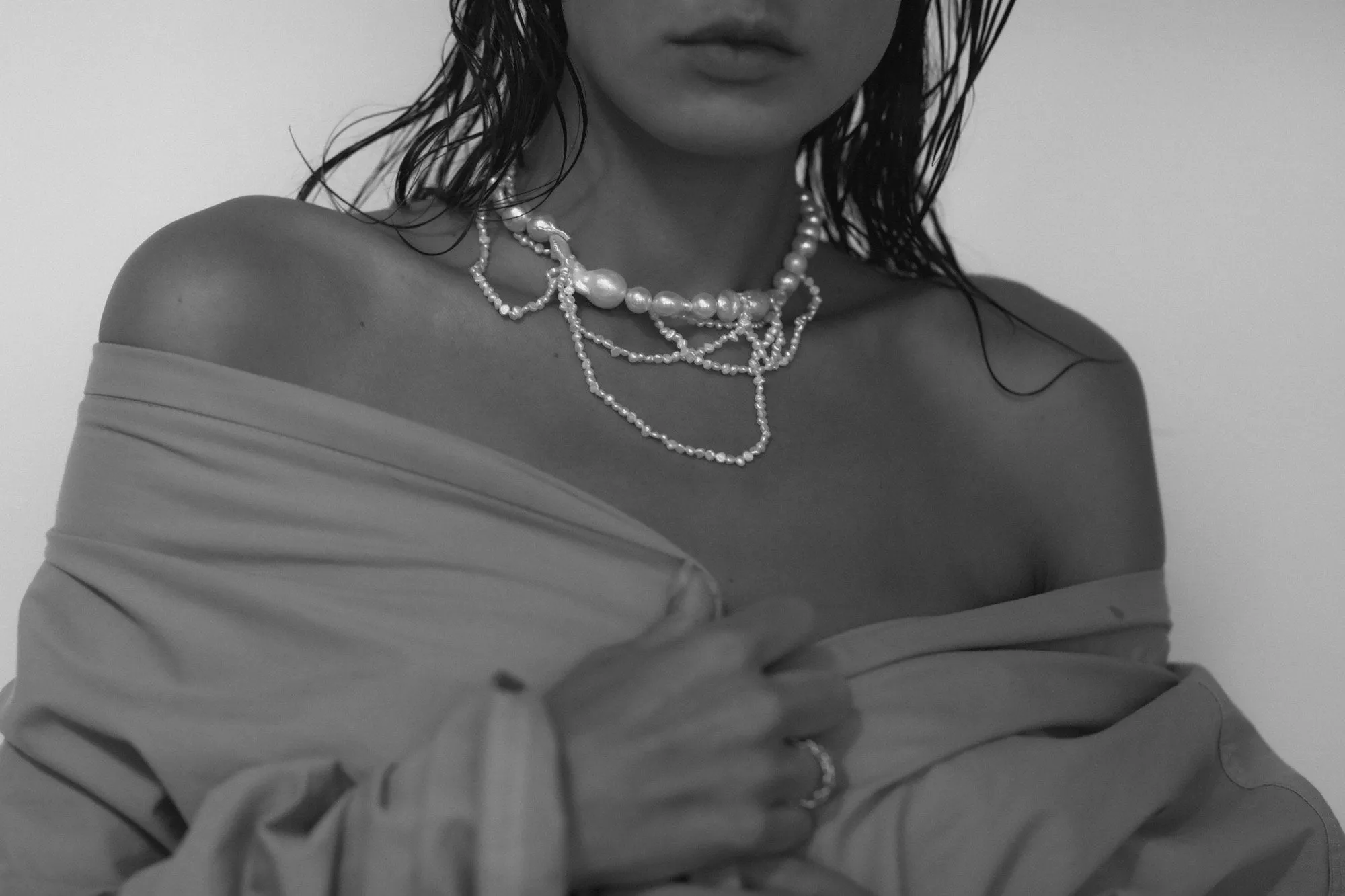 Baroque cascading choker