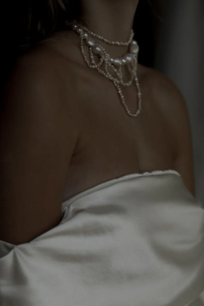 Baroque cascading choker