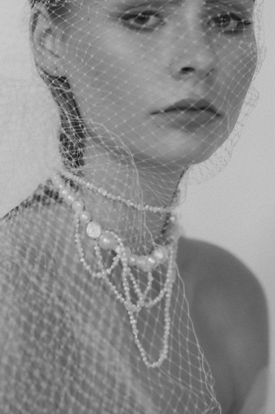 Baroque cascading choker