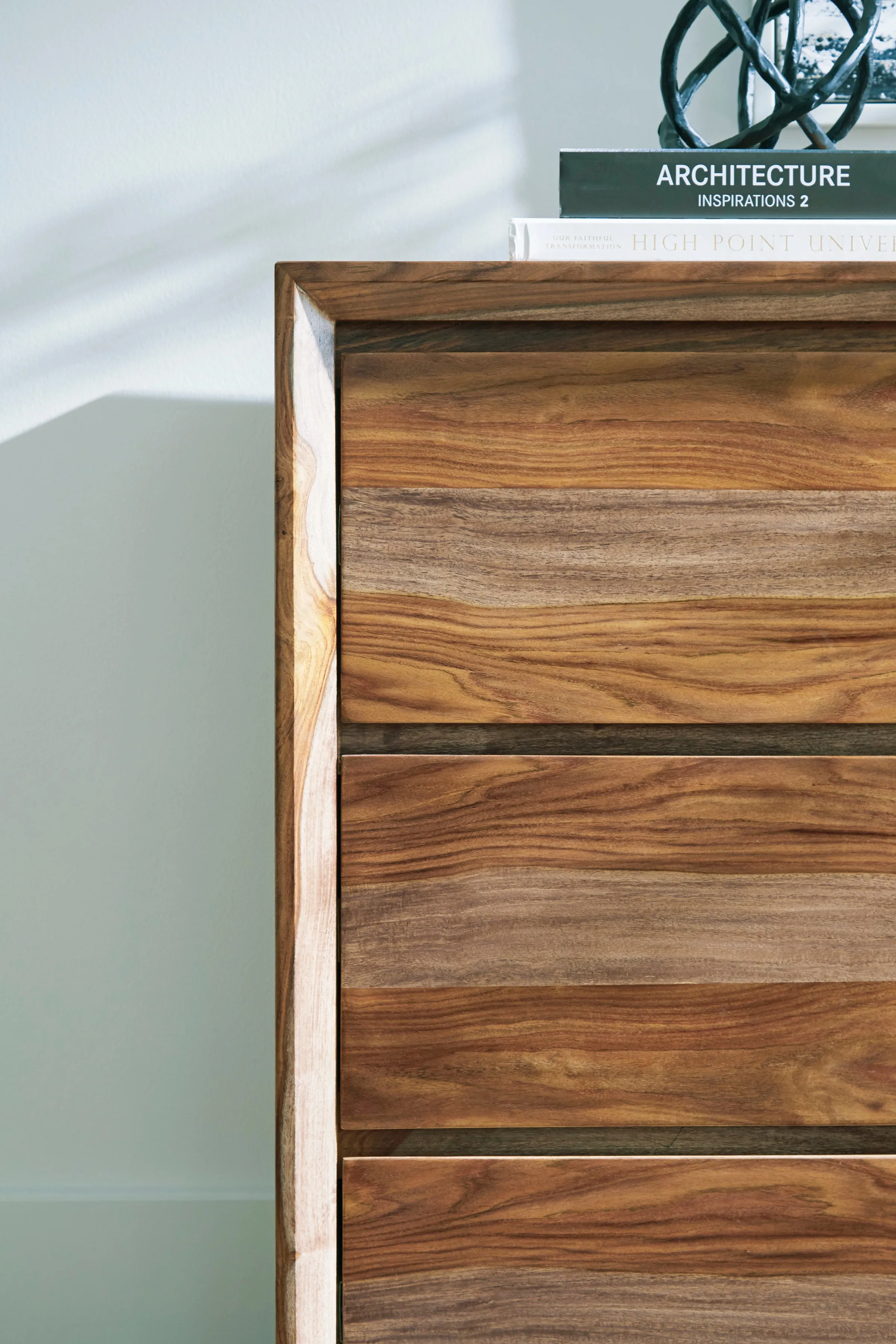 Dahlia Dresser