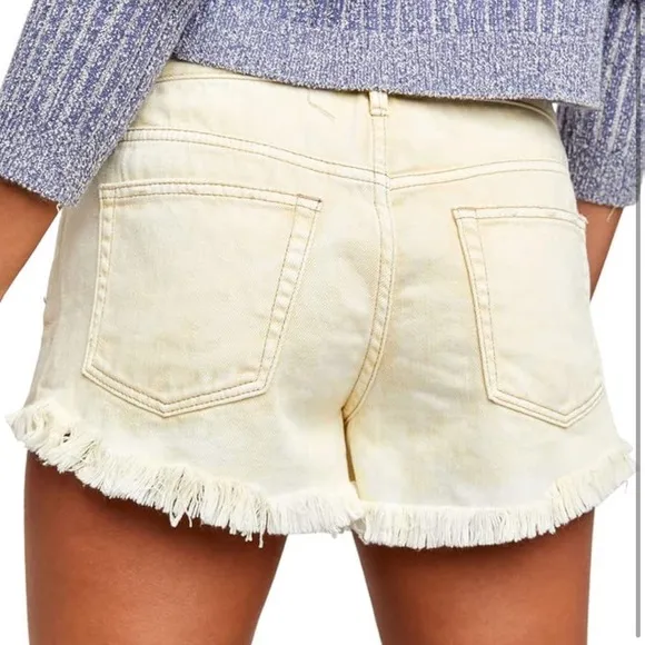 Free People We The Free Loving Good VibrationsCutoffs BANANA SPLIT Size 29