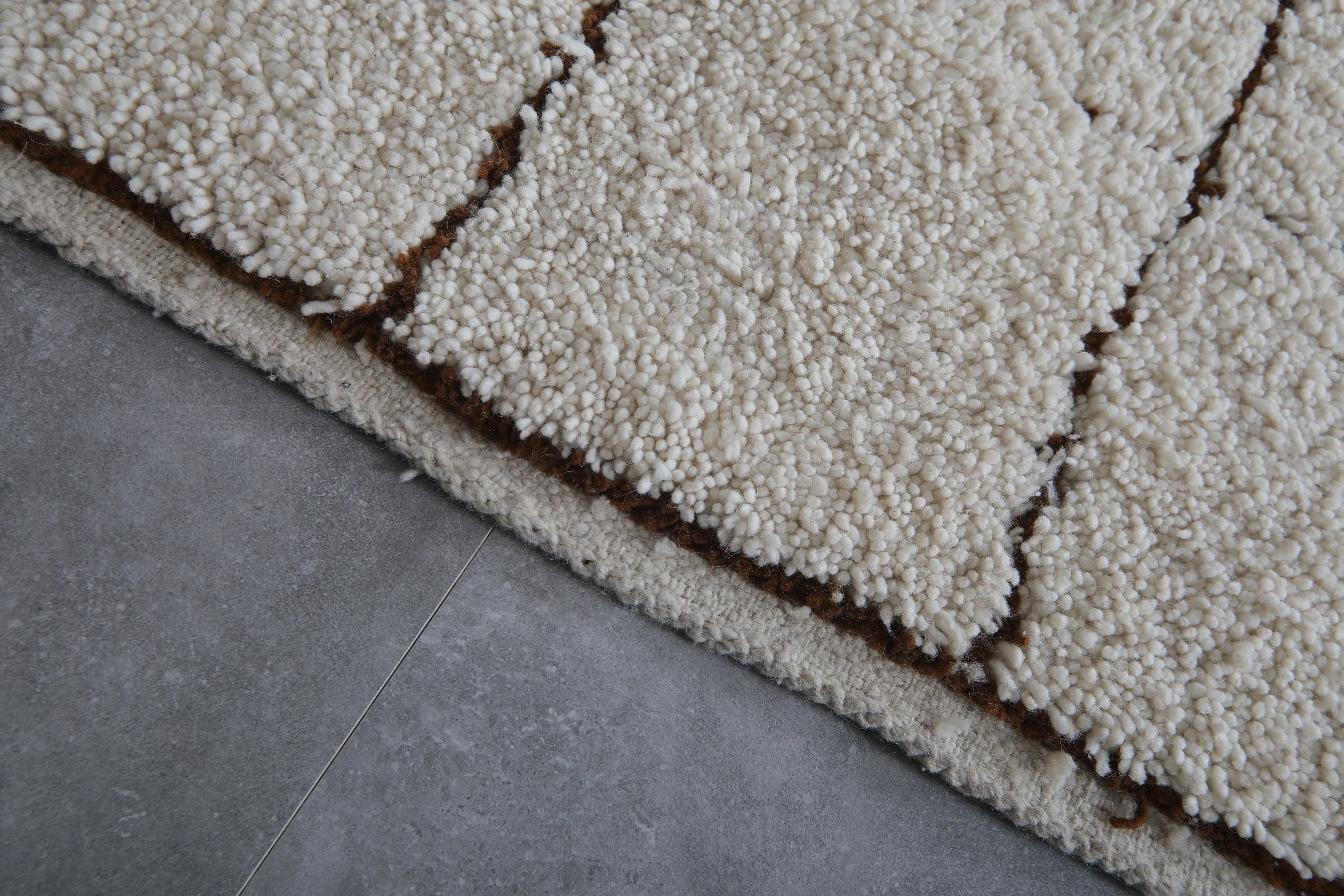 Grid Moroccan area rug - Handmade rug morocco