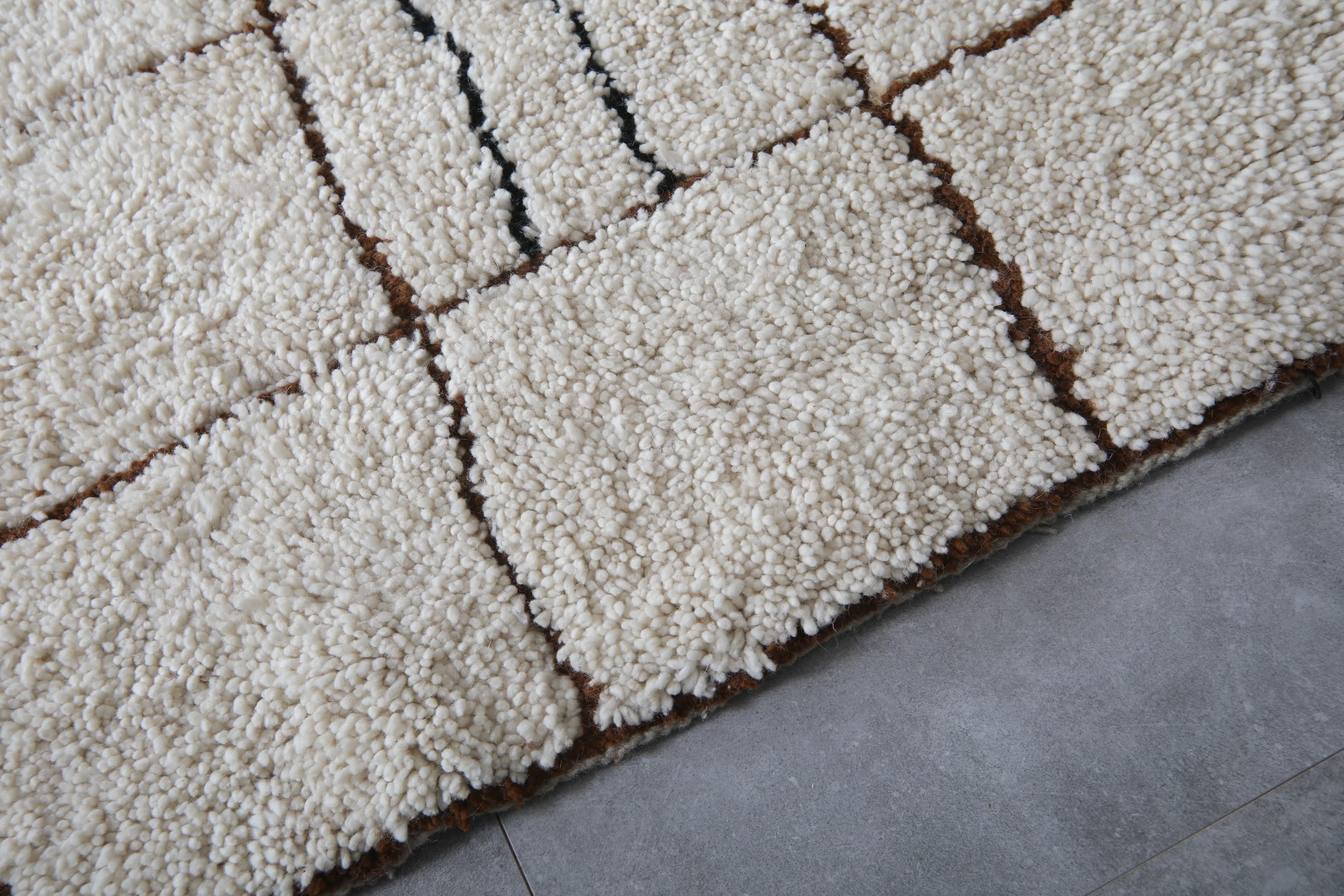 Grid Moroccan area rug - Handmade rug morocco