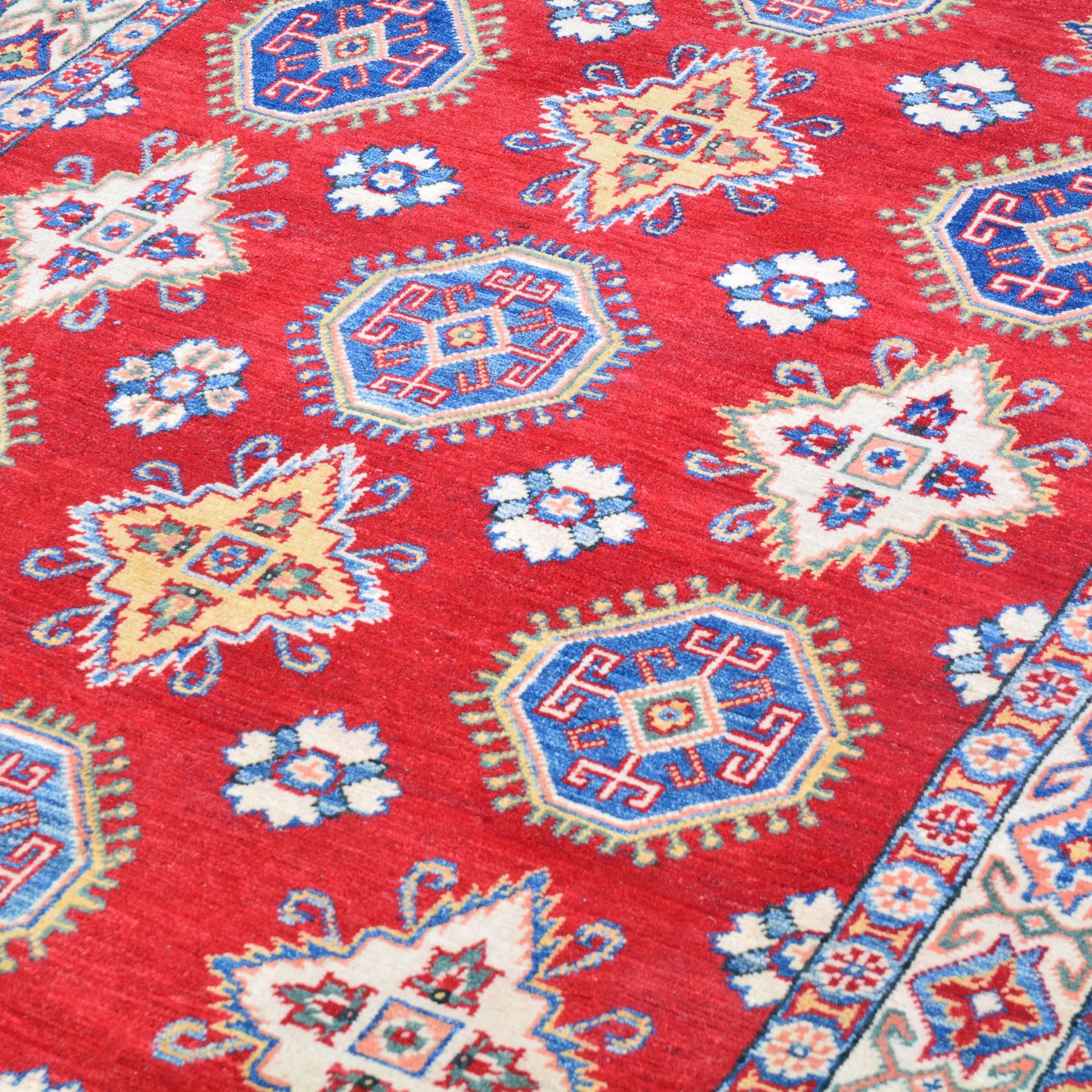 Hand-Knotted Caucasian Design Kazak Wool Handmade Rug (Size 4.0 X 6.2) Cwral-10608
