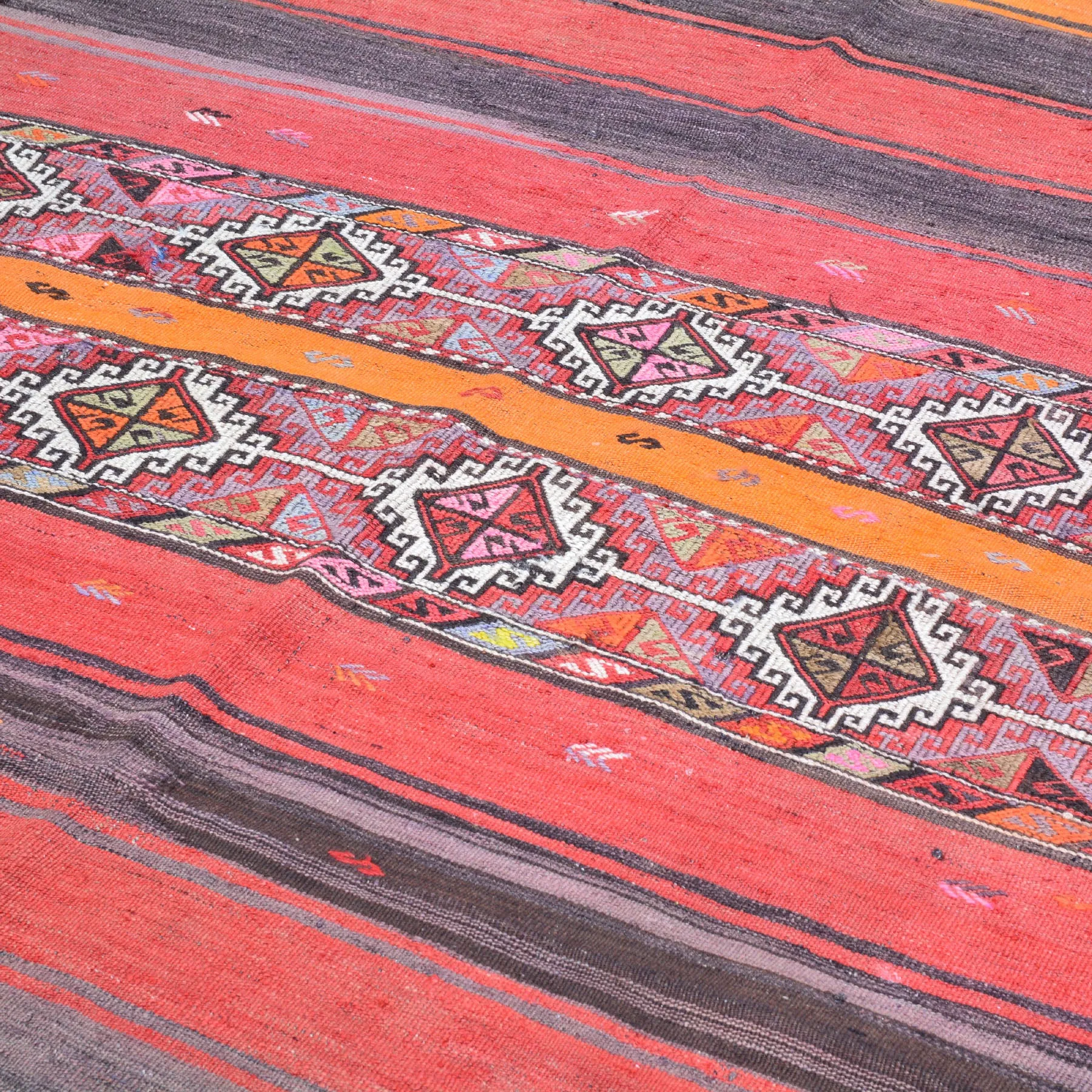 Hand-Woven Tribal Turkish Kilim 100% Wool Rug (Size 4.2 X 5.3) Cwral-8652