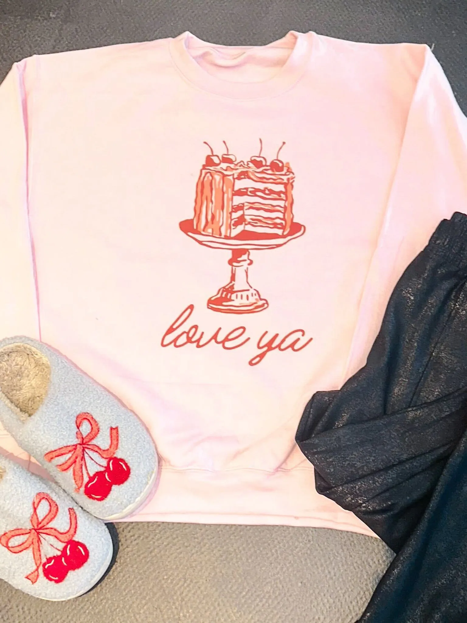 Love Ya Graphic Sweatshirt