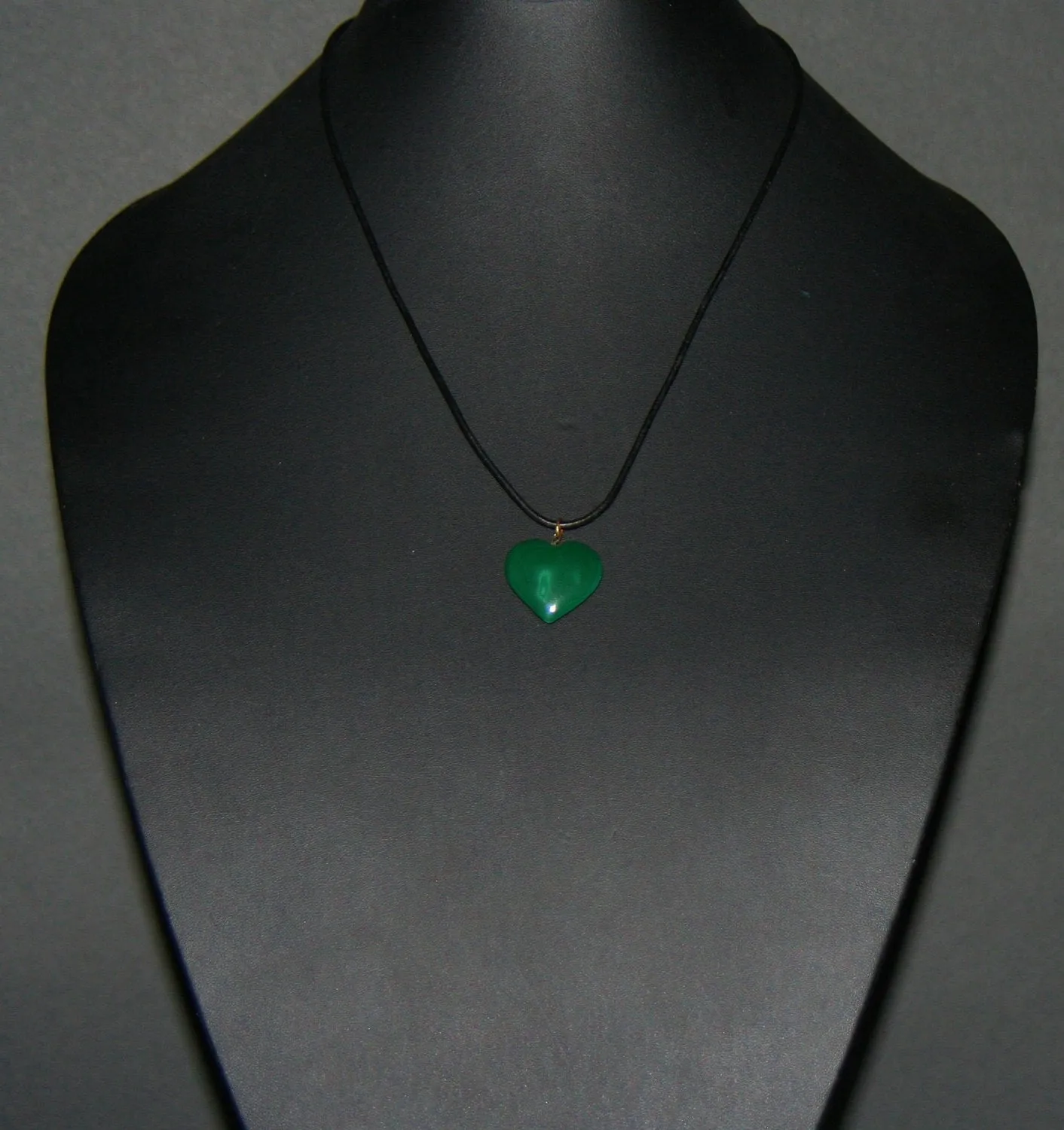 Malachite Heart Pendant Necklace Vintage on Leather 22" L