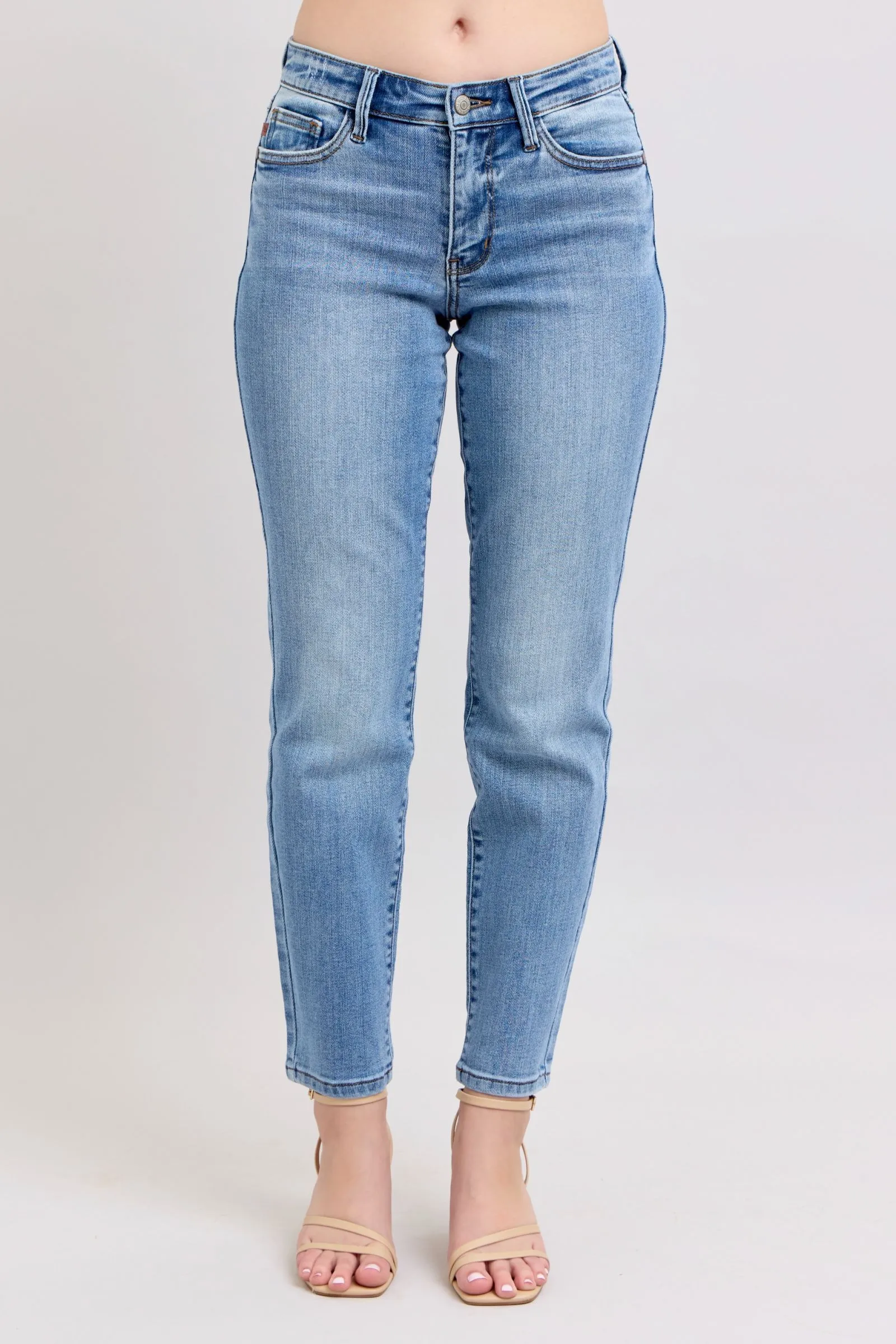 Nancy Vintage Wash Slim Fit w/ Cell Phone Pocket