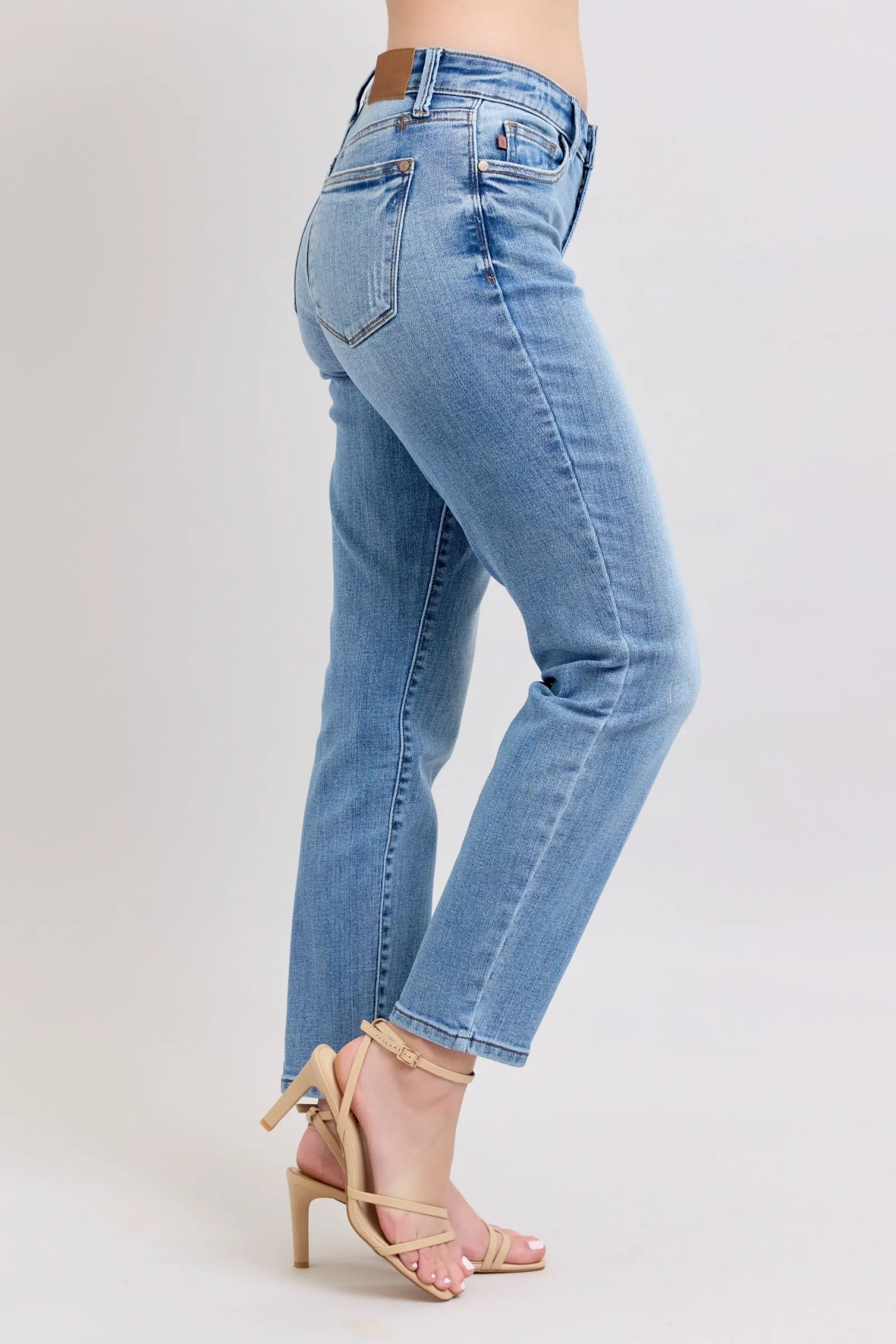 Nancy Vintage Wash Slim Fit w/ Cell Phone Pocket