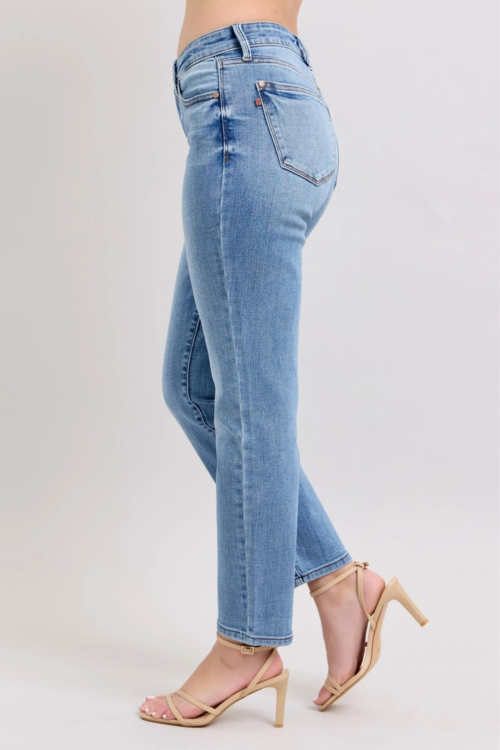 Nancy Vintage Wash Slim Fit w/ Cell Phone Pocket