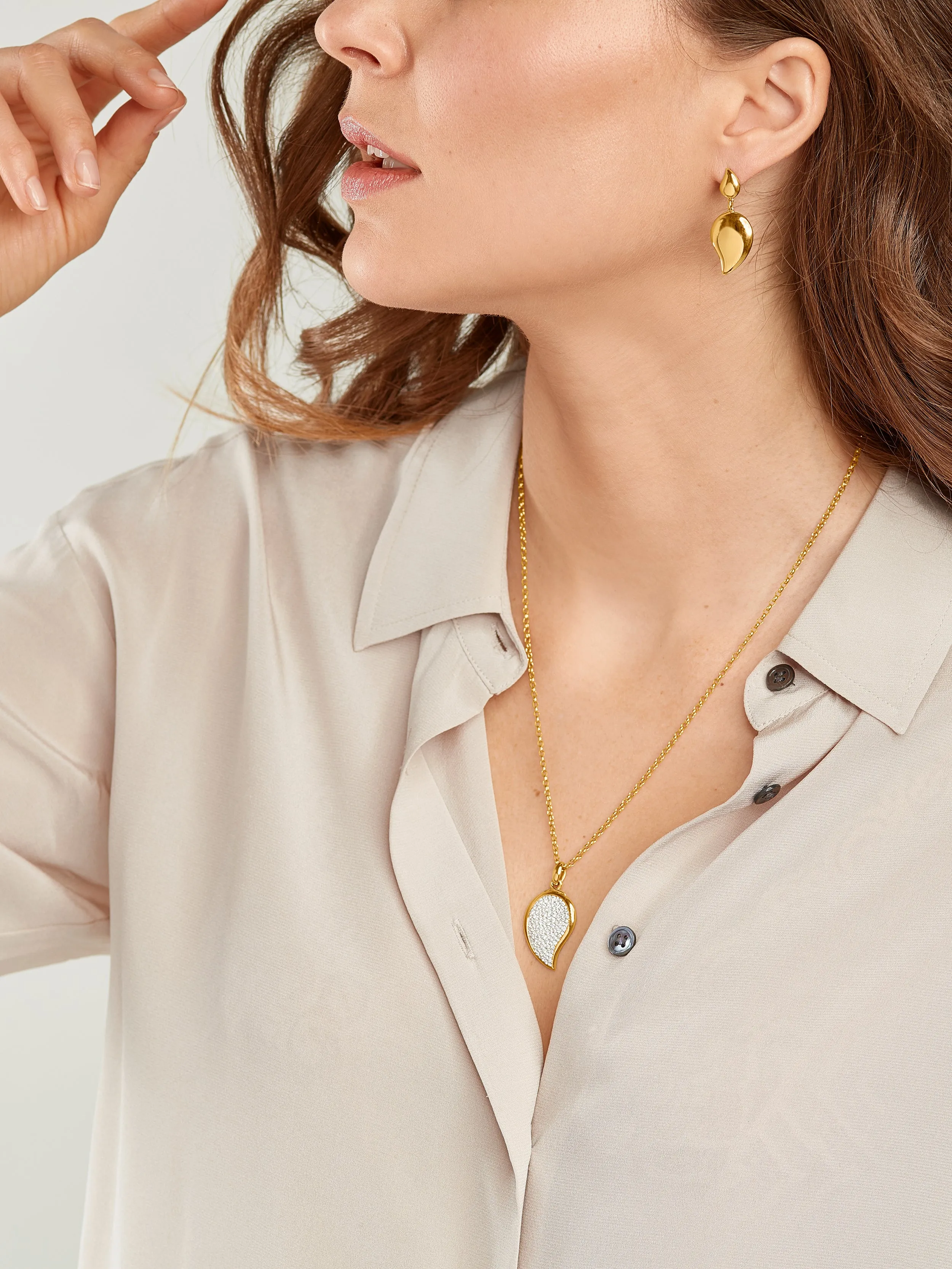 Pendant SIGNATURE Wave small Diamond Pavé 18K yellow gold
