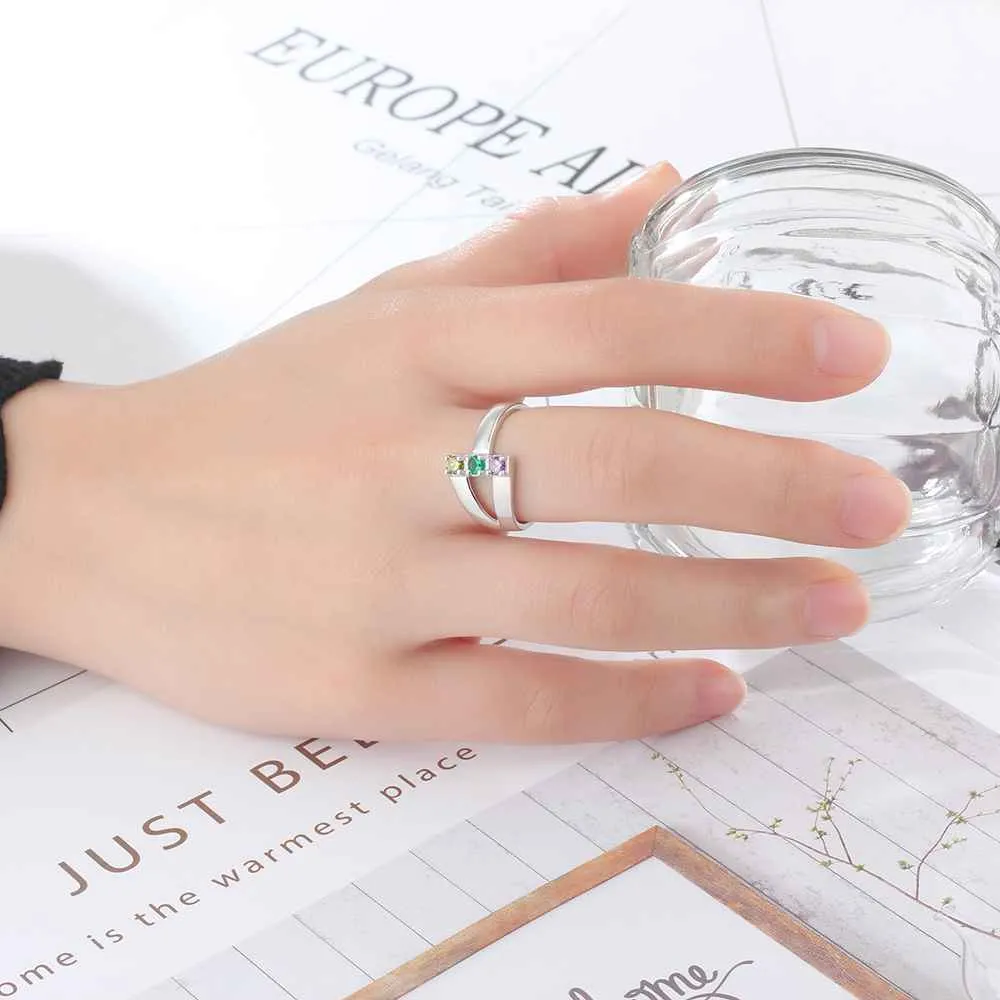 Personalized 925 Sterling Silver Ring with Birthstone setting, Special Gift for Mother with Names of Children Engravings, Gift for Family Member