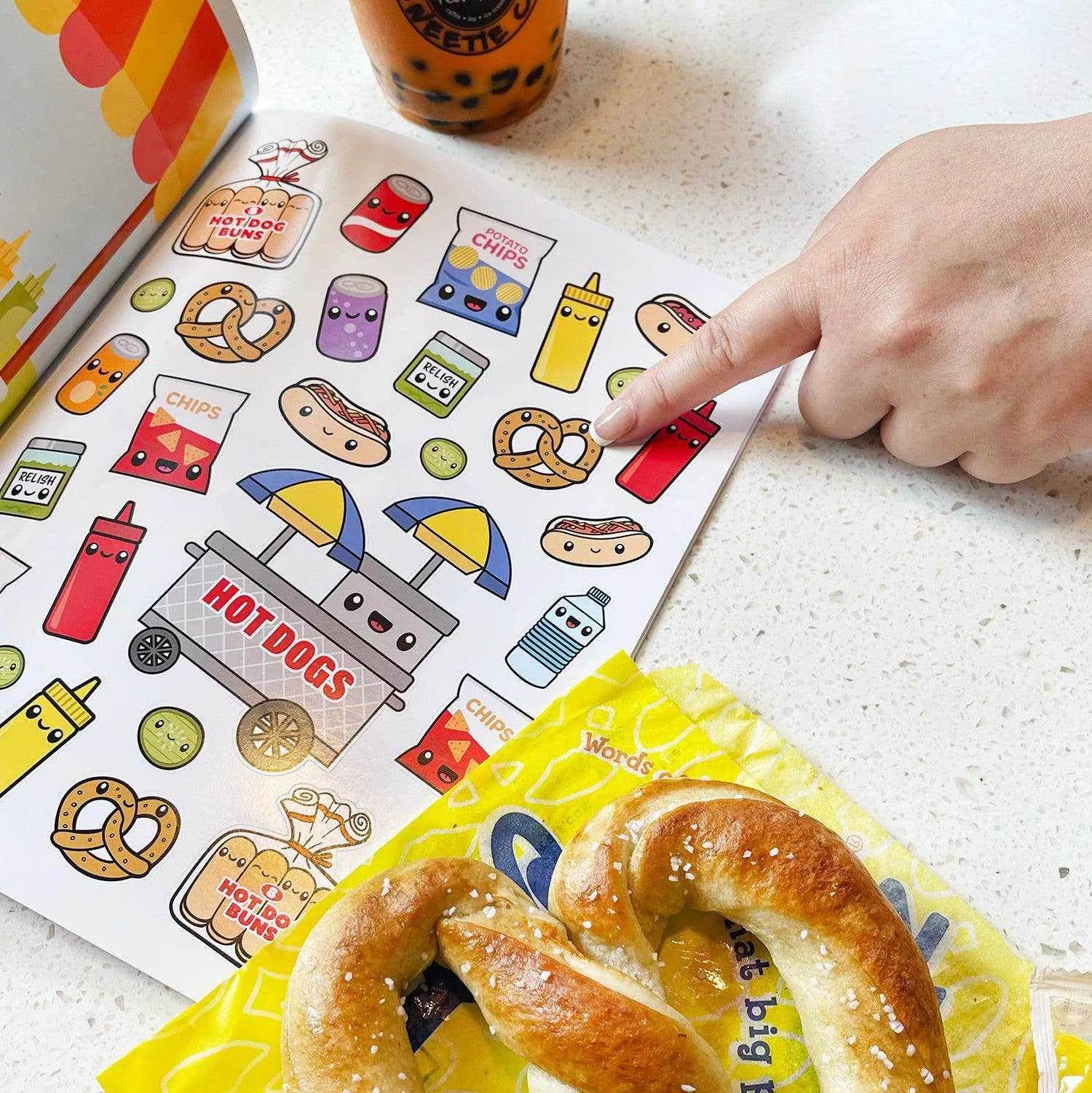 Pipsticks - Draw-Along Food sticker book