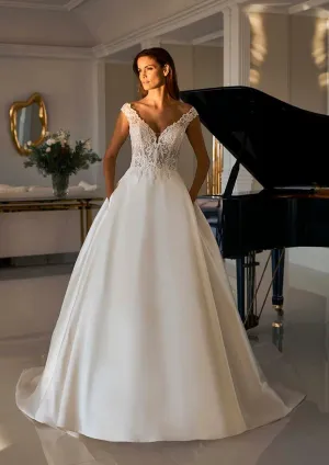Pronovias: Charleston (Clearance)
