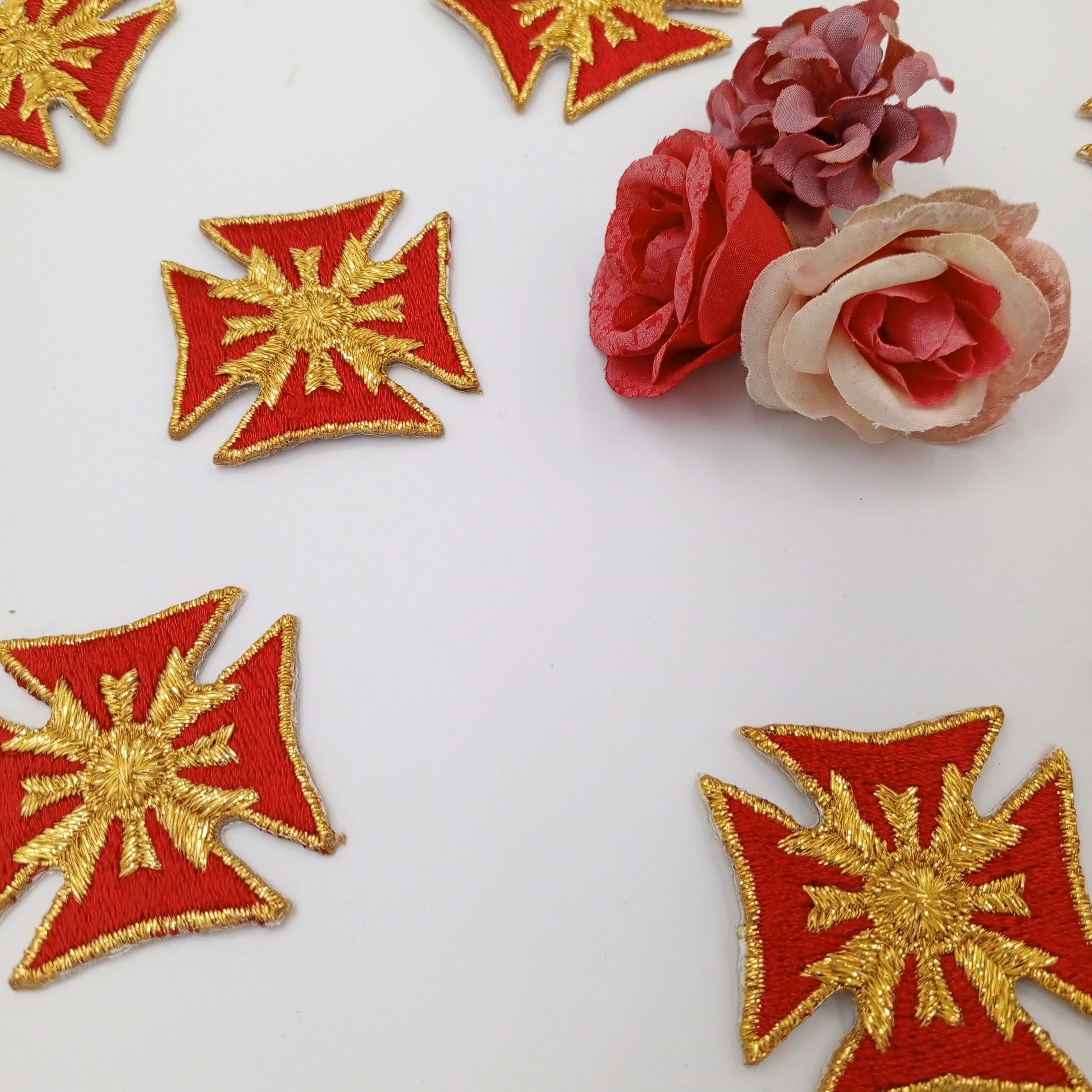 Royal Crest Star Embroidered Patches Majestic Red Metallic gold Stars Motif Appliques Iron on VINTAGE Royalty Star Patch #632