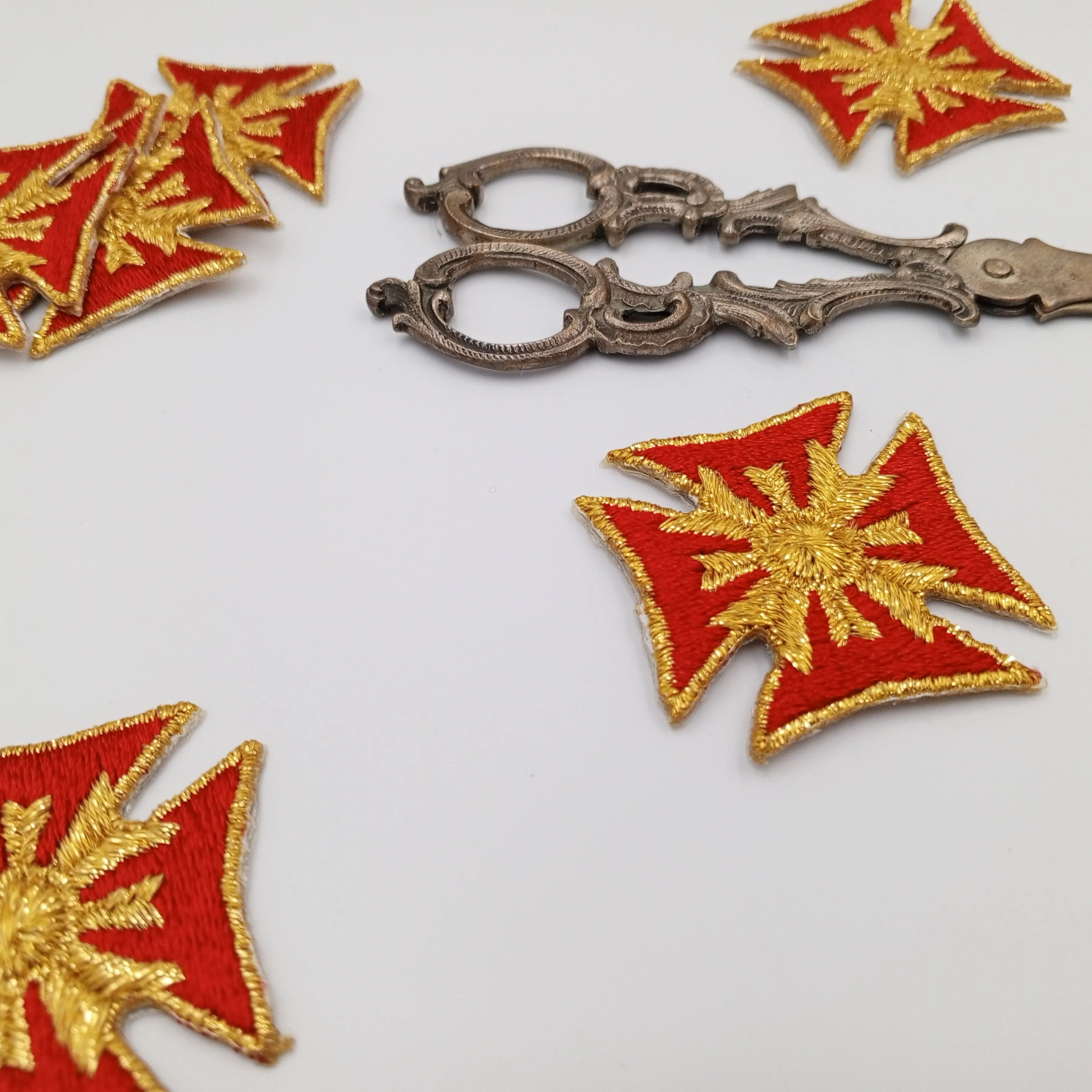 Royal Crest Star Embroidered Patches Majestic Red Metallic gold Stars Motif Appliques Iron on VINTAGE Royalty Star Patch #632