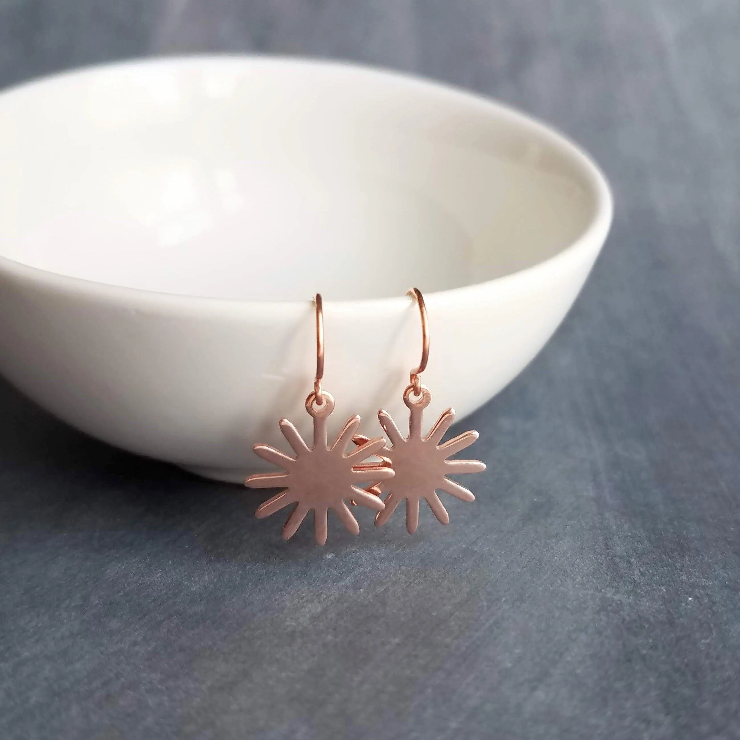 Small Copper Earrings, copper sun earring, sunshine earring, little earring, copper gear earring, sunny day earring, happy sun ray earring