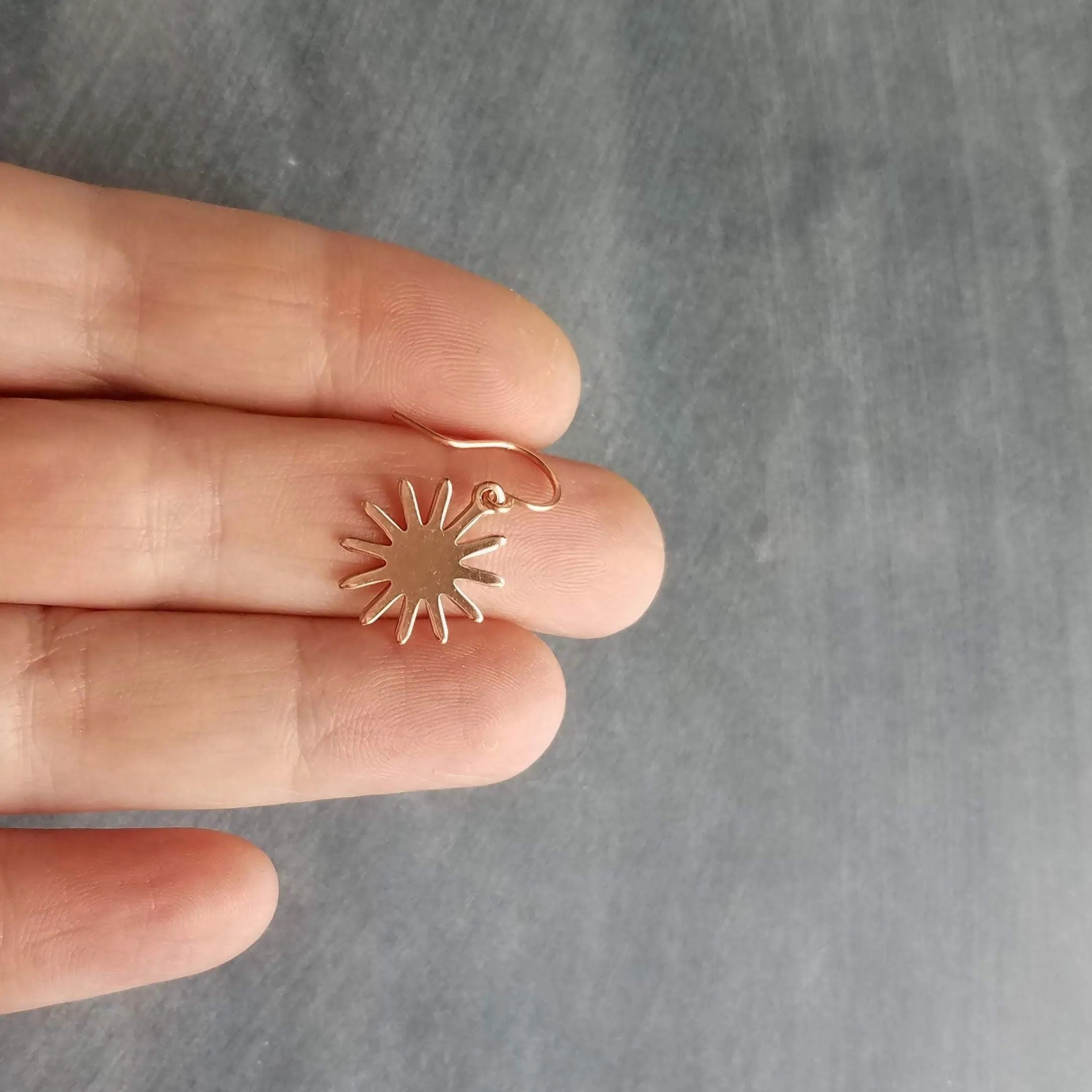 Small Copper Earrings, copper sun earring, sunshine earring, little earring, copper gear earring, sunny day earring, happy sun ray earring
