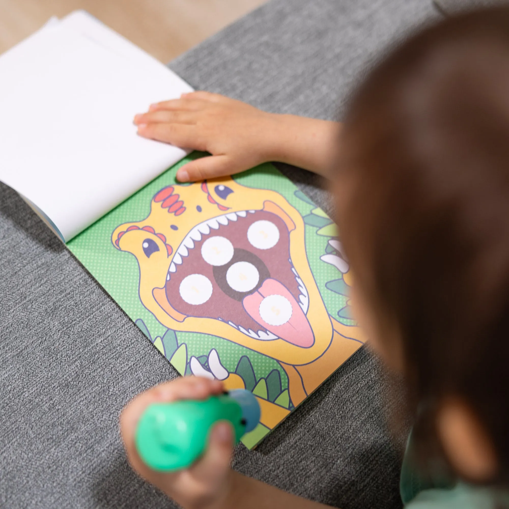 Sticker WOW!™ Sticker Stamper & Activity Pad – Dinosaur