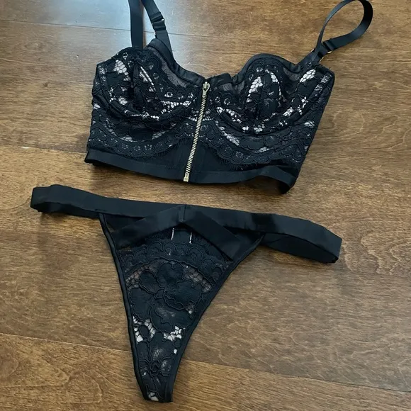 Victoria’s Secret Black Lace Bralette Thong Set
