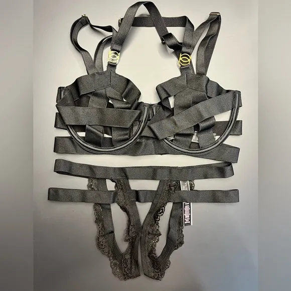 VICTORIA’S SECRET VS Very Sexy Banded Cage Strappy Open Cup Demi Bra 32DD Black