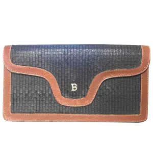 Vintage Bally black and brown wallet with B logo motif. Classic purse for unisex use. 060909r1