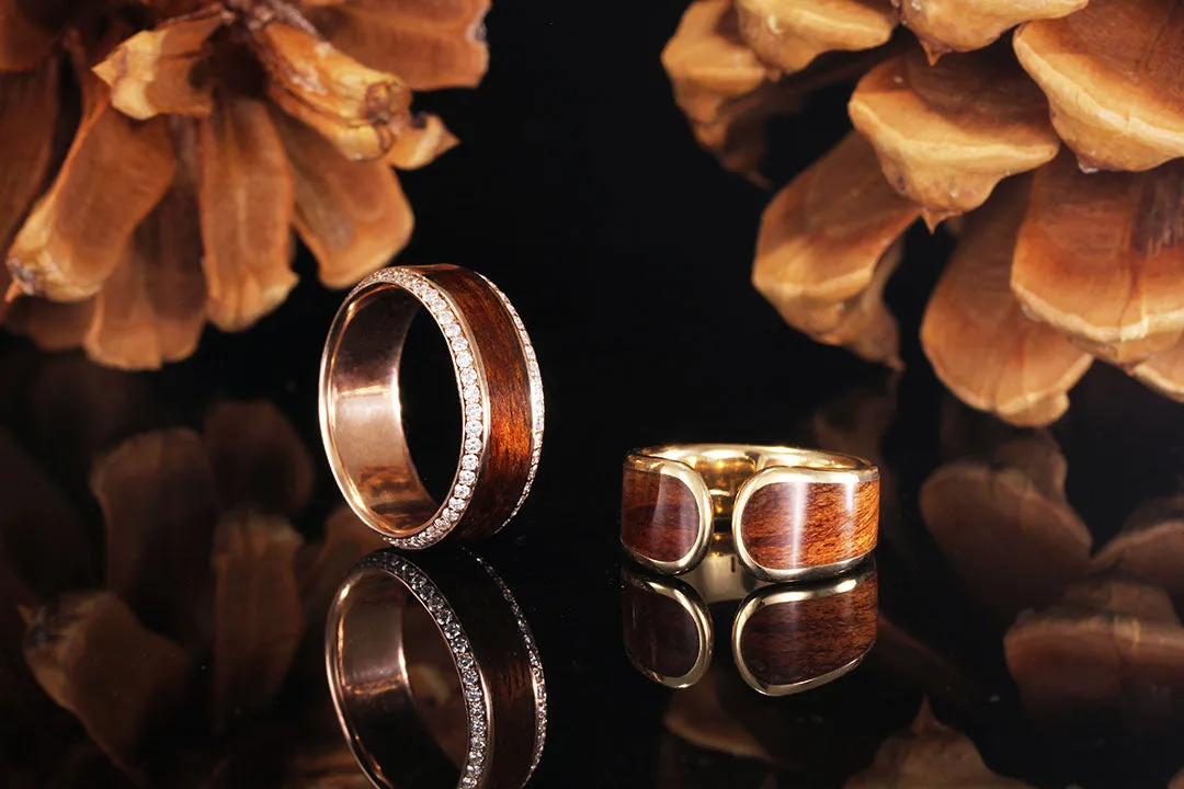 WOMAN'S YELLOW GOLD SHEOAK WOOD WRAP RING