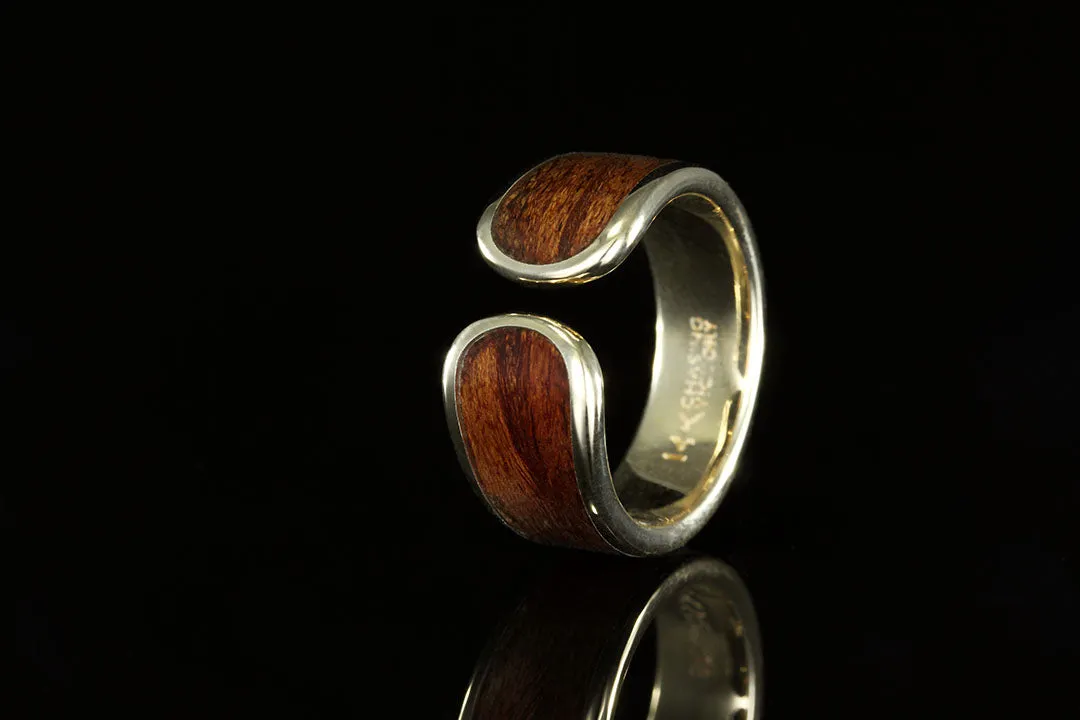 WOMAN'S YELLOW GOLD SHEOAK WOOD WRAP RING