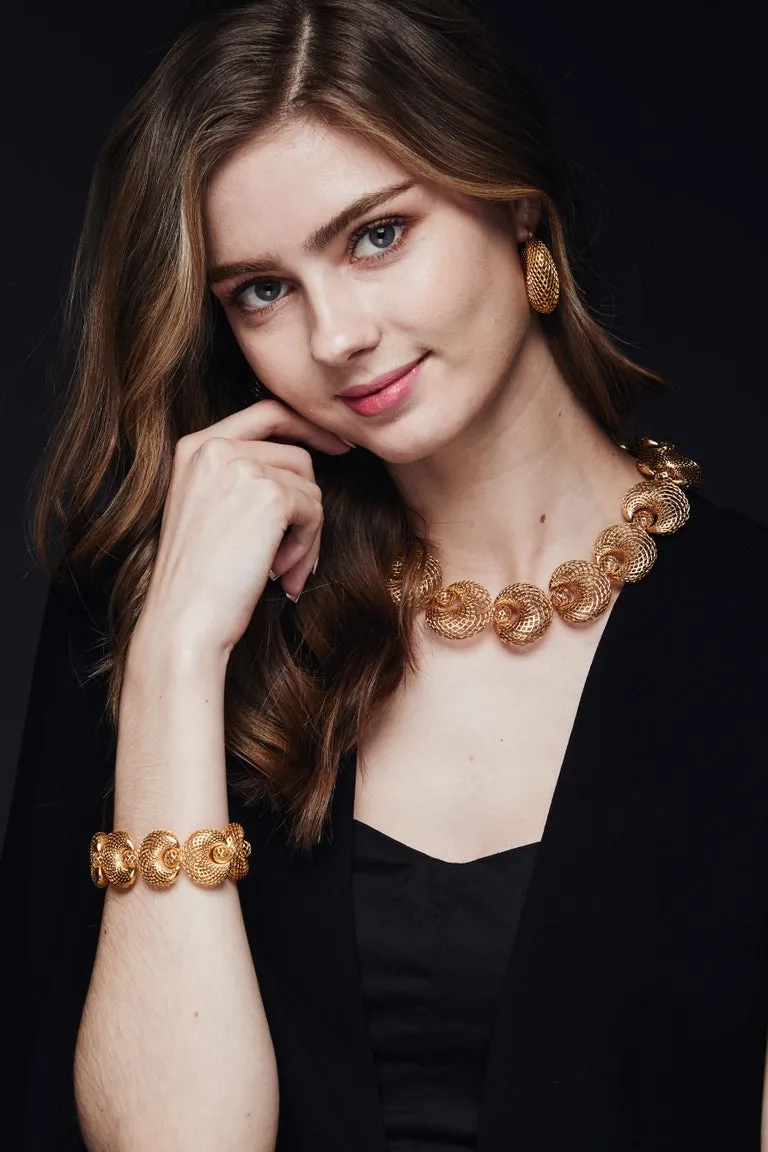 Yemyungji 18 Karat Yellow Gold Blooming Hinged Bracelet