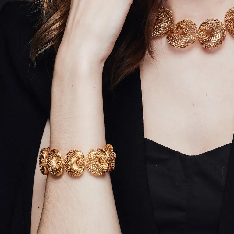 Yemyungji 18 Karat Yellow Gold Blooming Hinged Bracelet