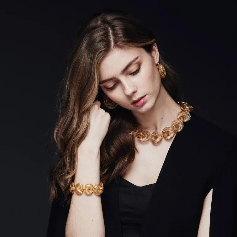 Yemyungji 18 Karat Yellow Gold Blooming Hinged Bracelet