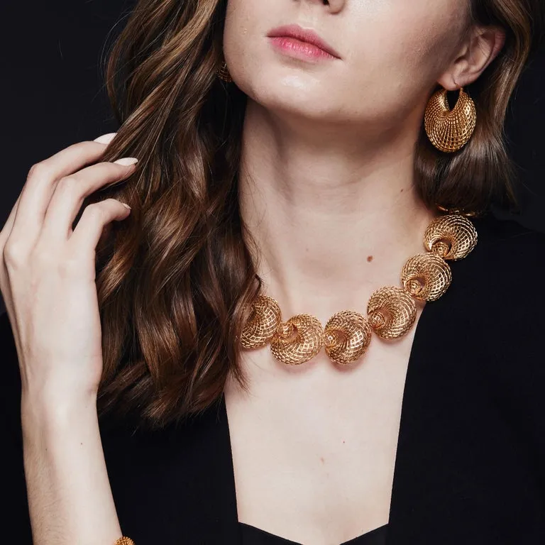 Yemyungji 18 Karat Yellow Gold Blooming Pendant Necklace