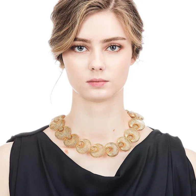 Yemyungji 18 Karat Yellow Gold Blooming Pendant Necklace